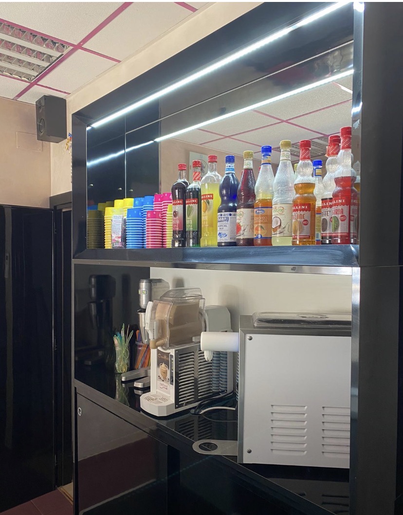 Mobile da bar e gelateria usato in vendita a Vicovaro