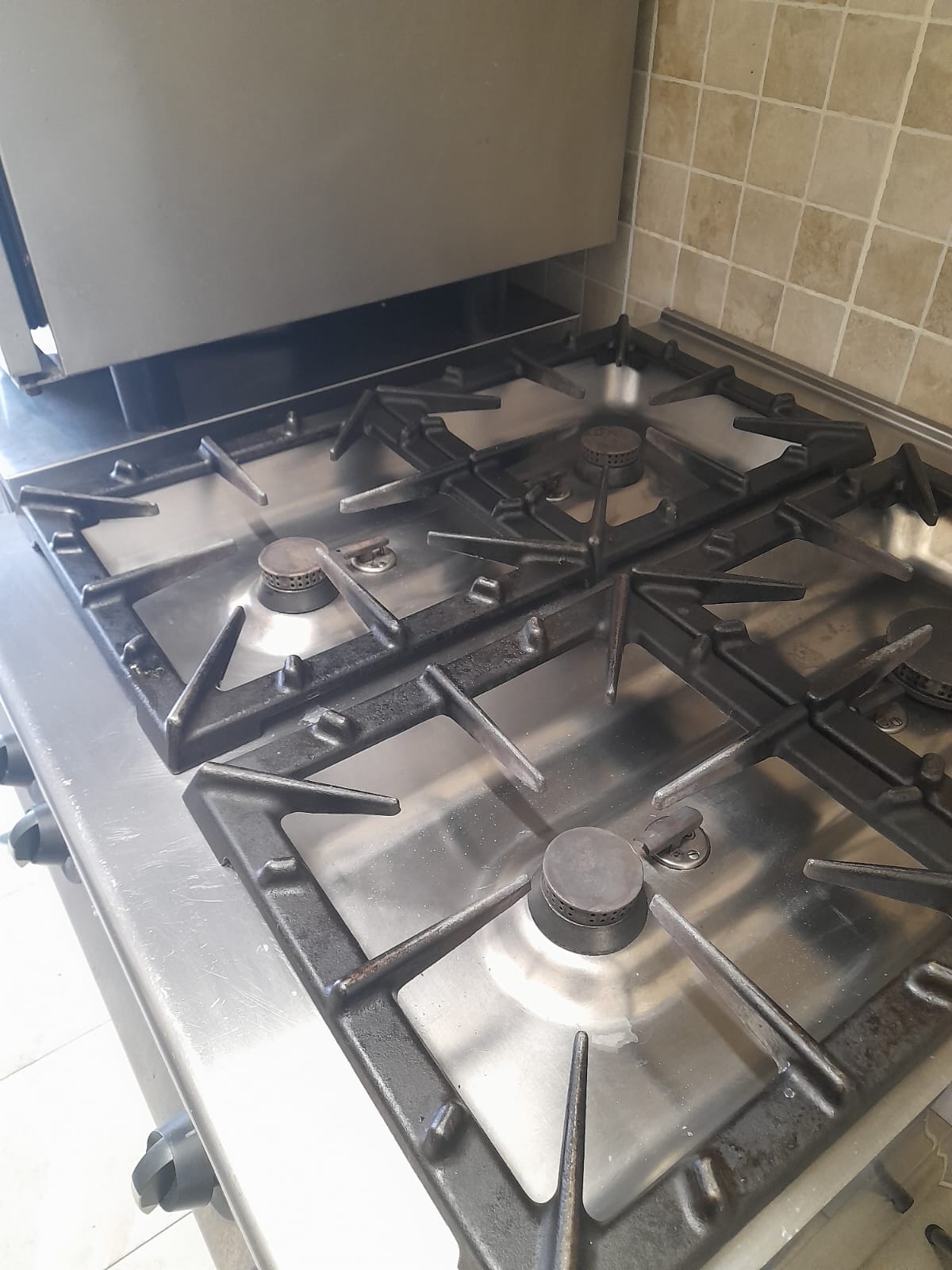 Forno a 4 fuochi usato in vendita a Concamarise