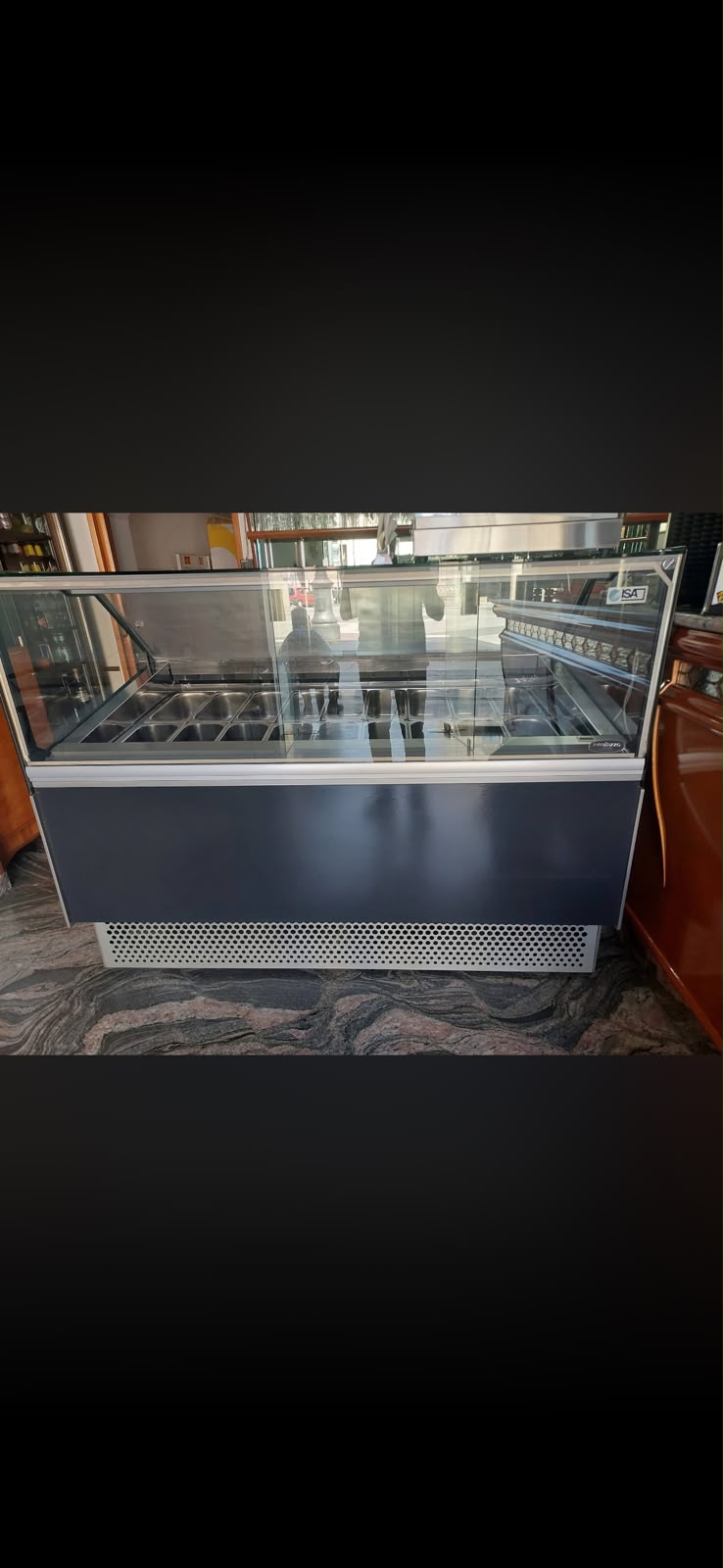 Vendo banco gelati professionale ISA Millennium STD-18 pozzetti ISA usato in vendita a Regalbuto