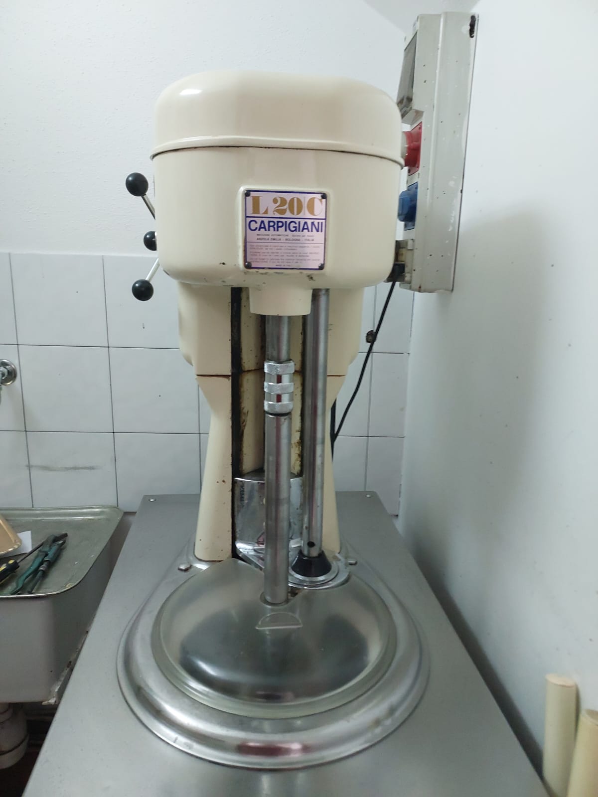 Vendo Mantecatore professionale Carpigiani L20C verticale per gelateria Carpigiani usato in vendita a Regalbuto