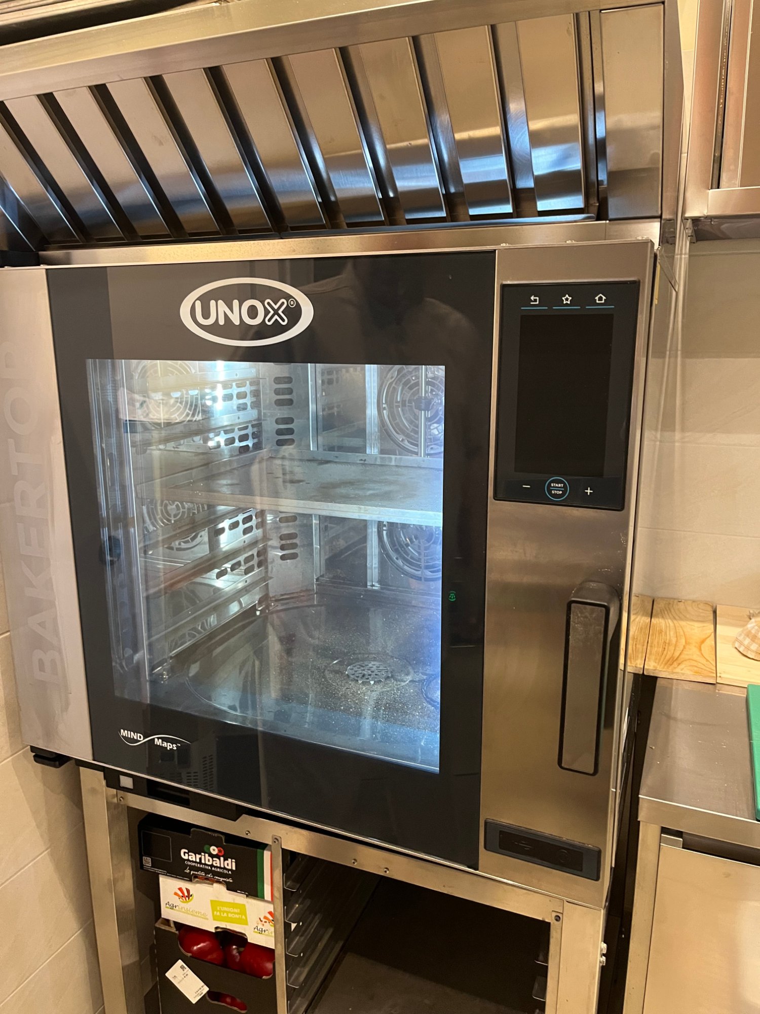 FORNO UNOX BAKERTOP MIND.Maps PLUS 6 teglie 60x40 UNOX usato in vendita a COMO
