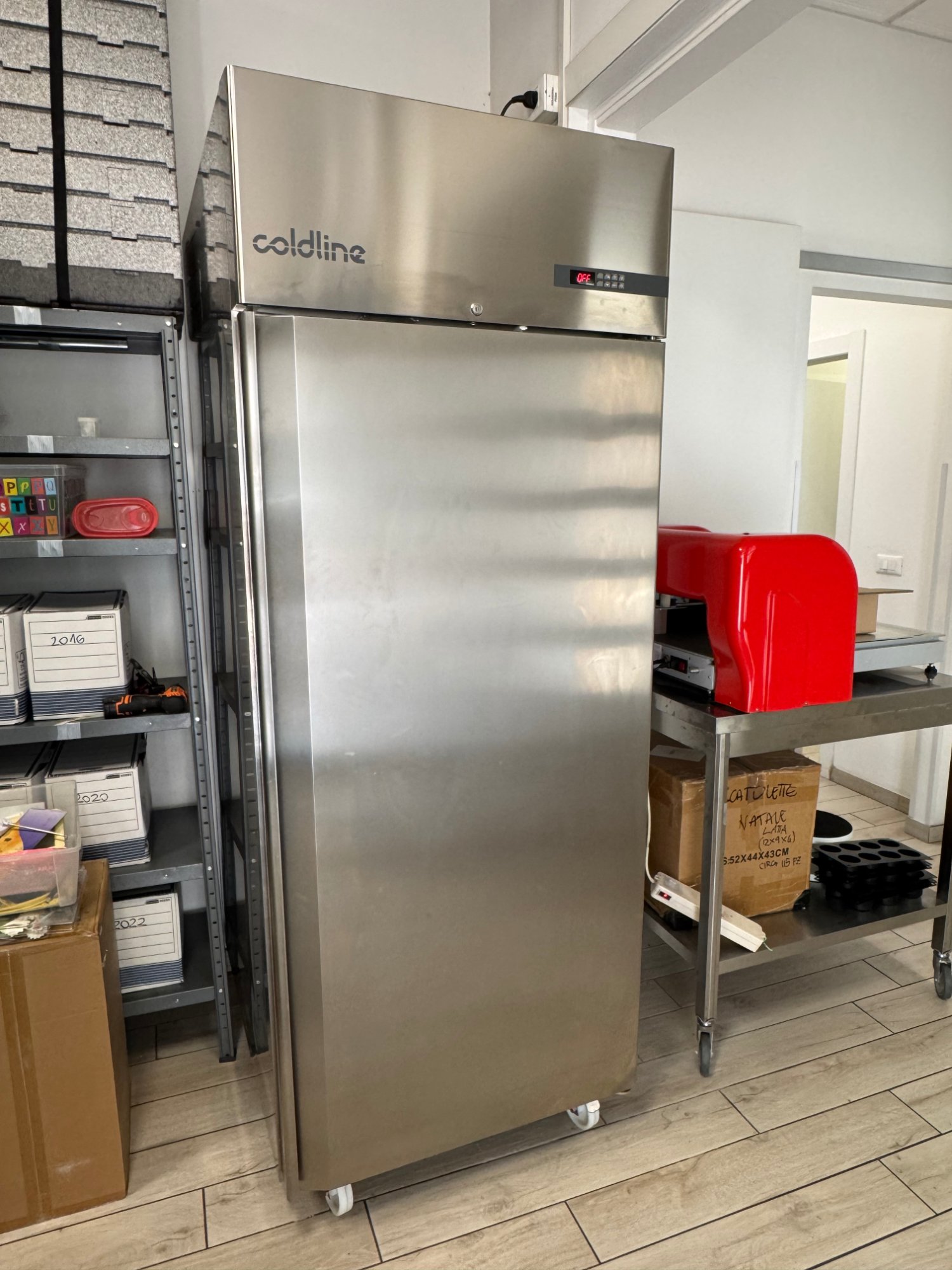 Armadio freezer Coldline Wind 900 litri su ruote Coldline usato in vendita a Padova