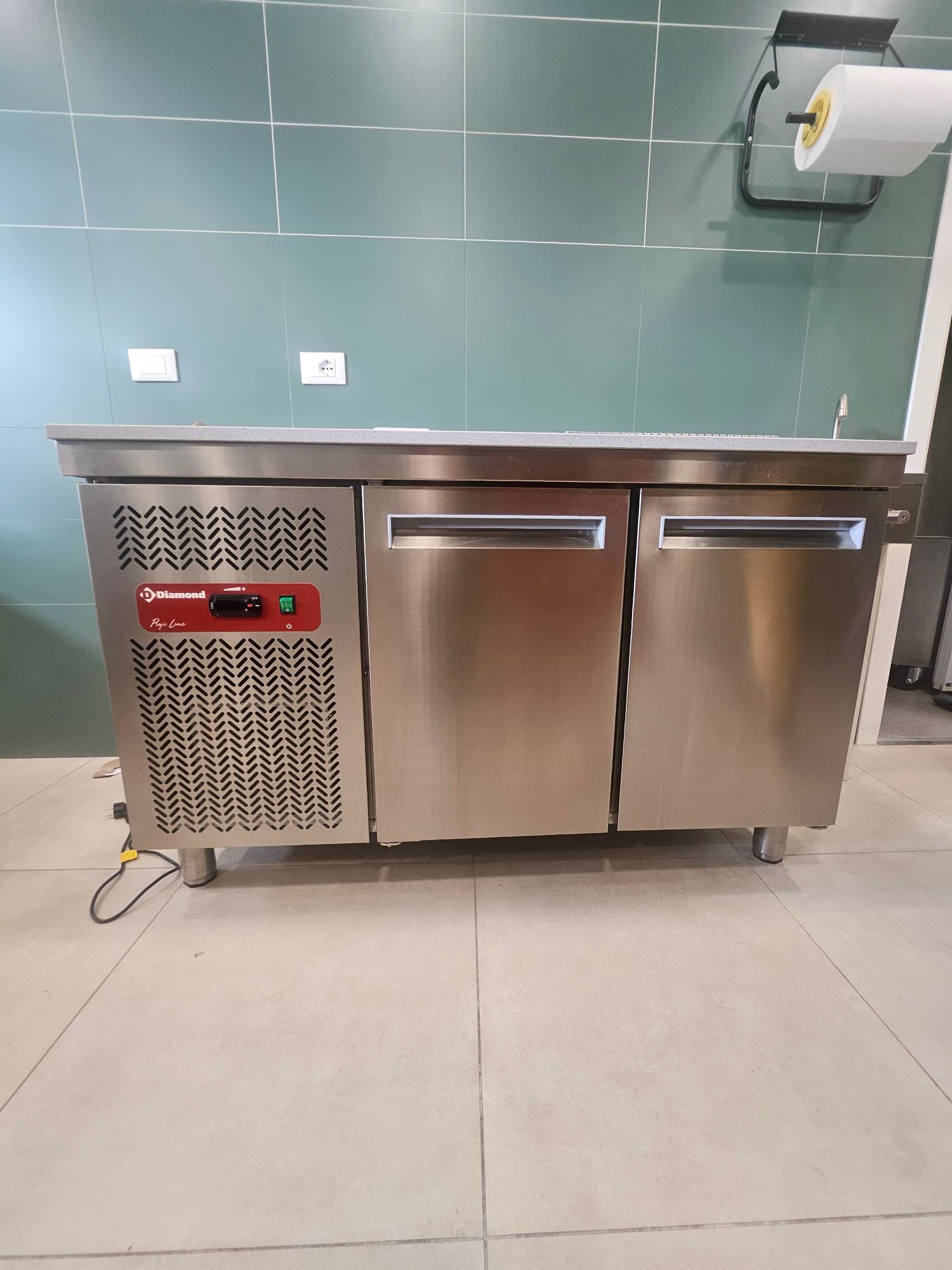 Tavolo Refrigerato Continuo Diamond a 2 Porte usato in vendita a padova