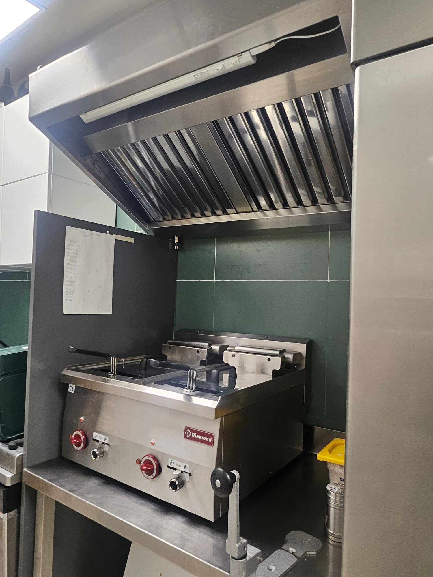 friggitrice elettrica professionale Diamond a 2 vasche con cappa aspirante professionale usato in vendita a padova