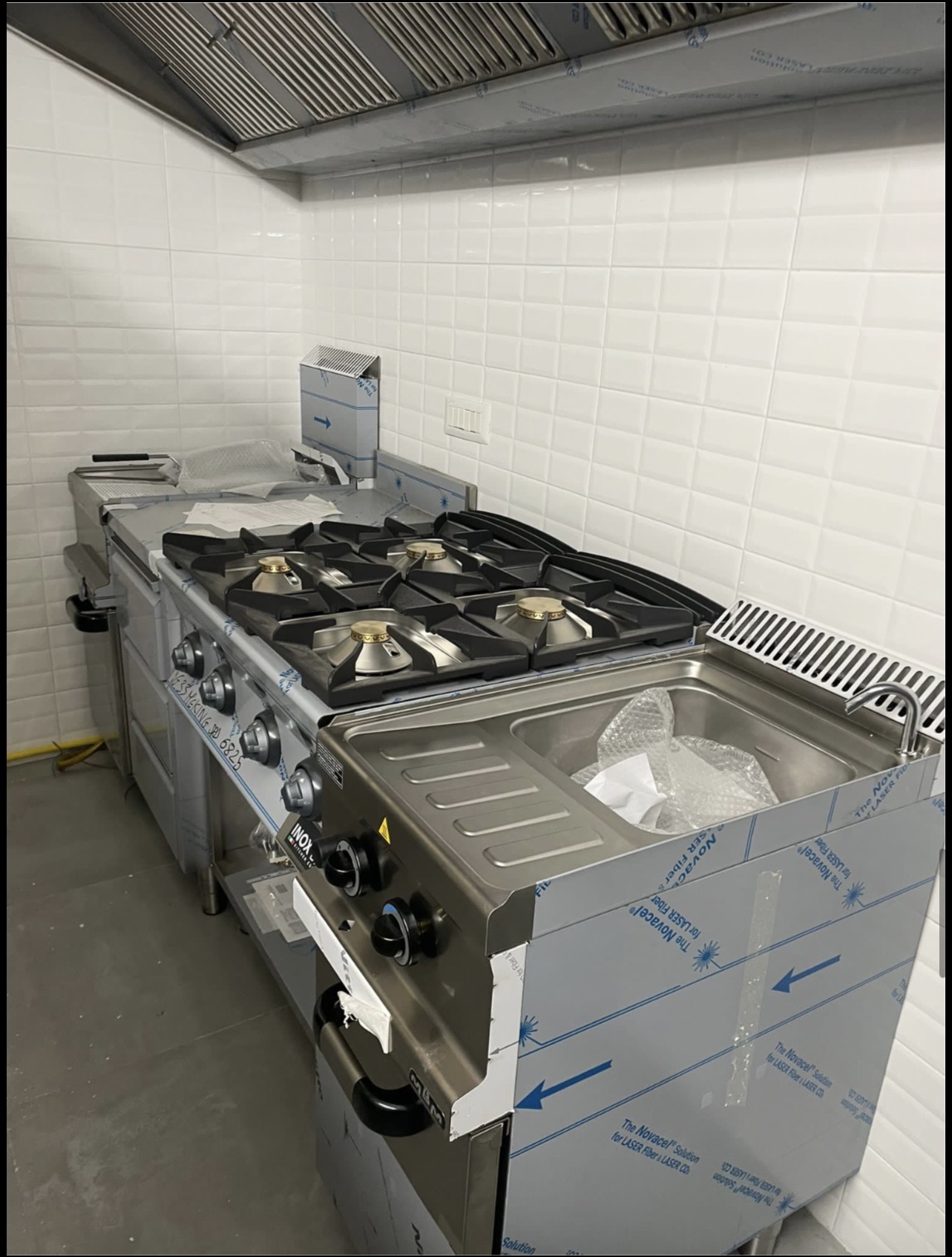 Cucina a gas ARM con 4 forni ARM usato in vendita a Napoli