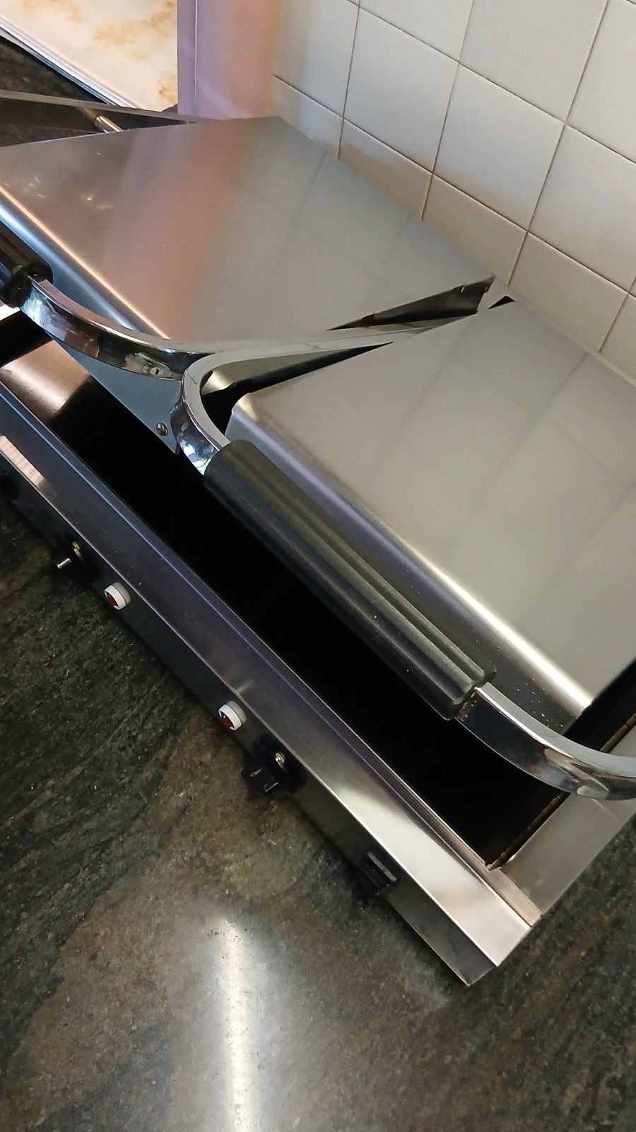 Piastra Doppia in Vetroceramica usato in vendita a Milano