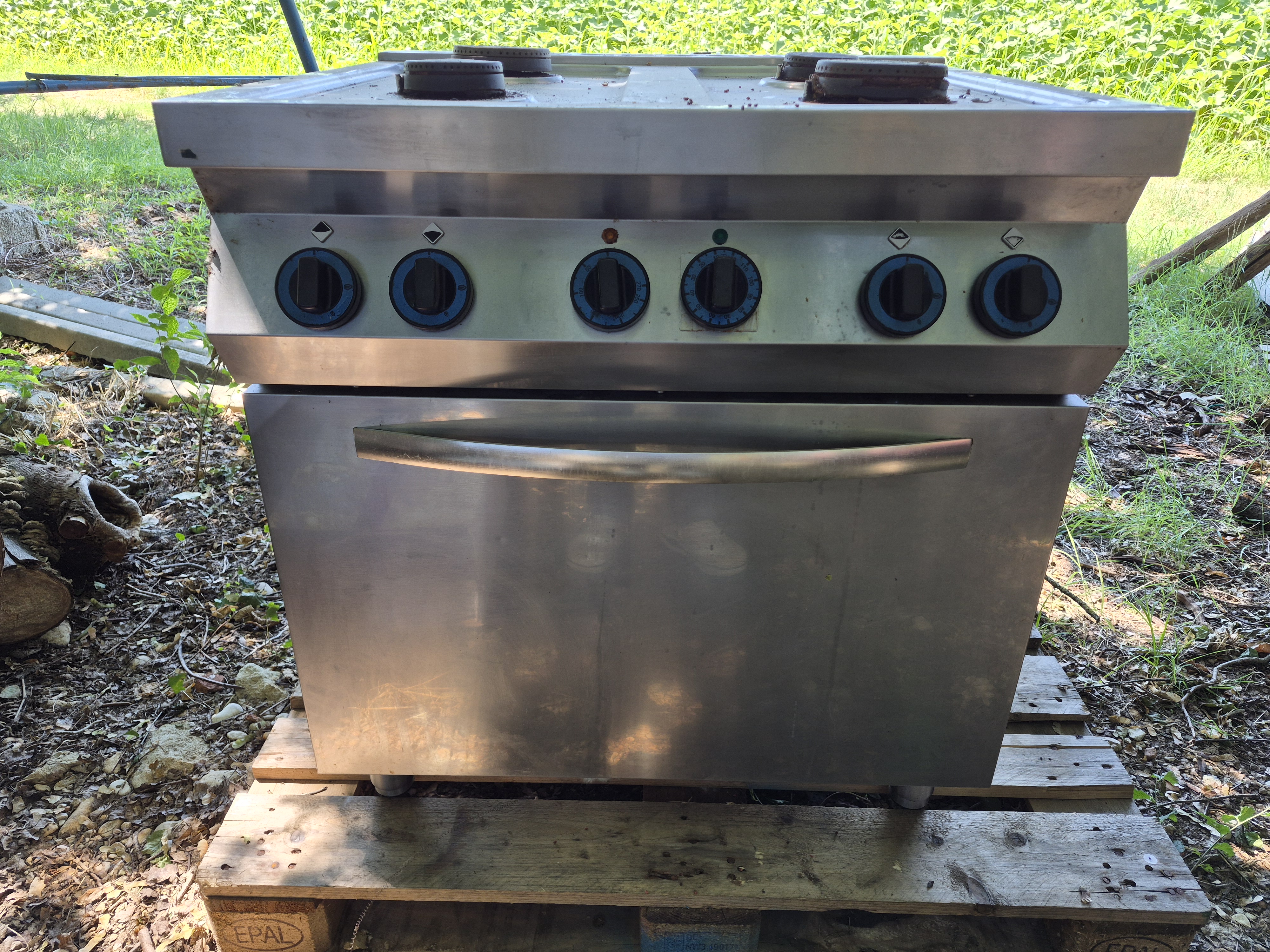 Cucina professionale a gas in acciaio inox con forno – Usata TECNO STEEL usato in vendita a Vicenza