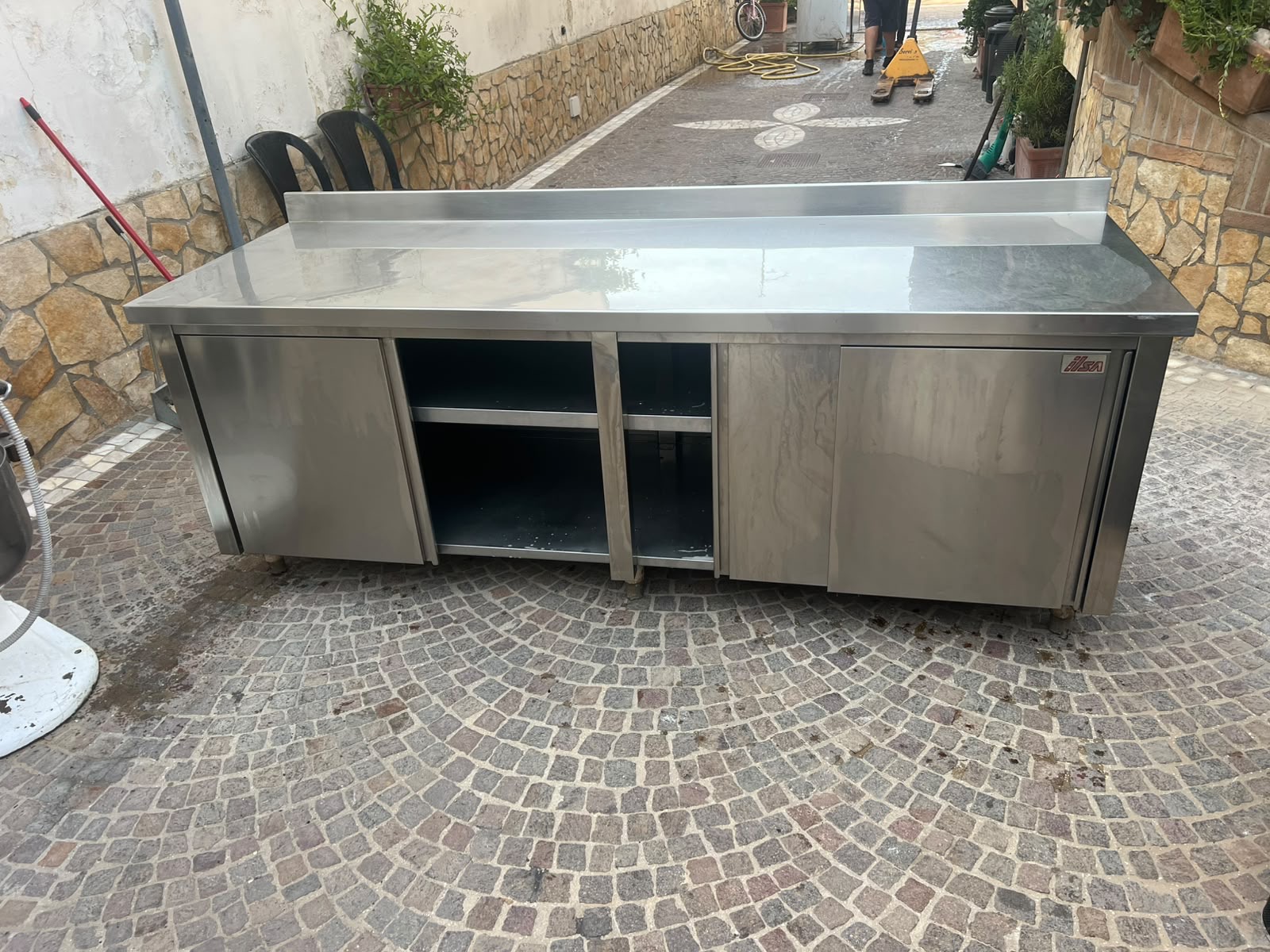 Banco armadiato 240x70 usato in vendita a Villa di briano