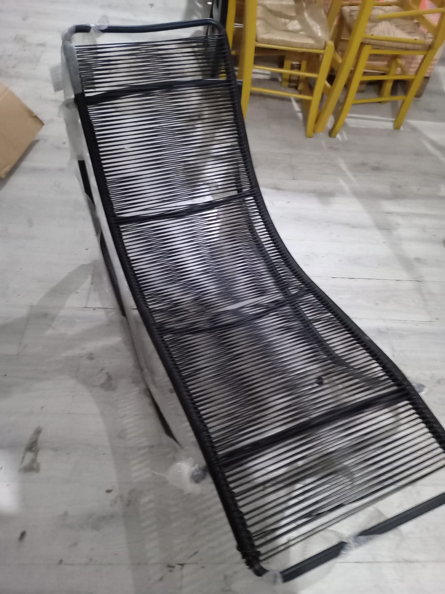 Sedia Chaise Longue a Dondolo Nera - Nuova usato in vendita a Reggio Calabria