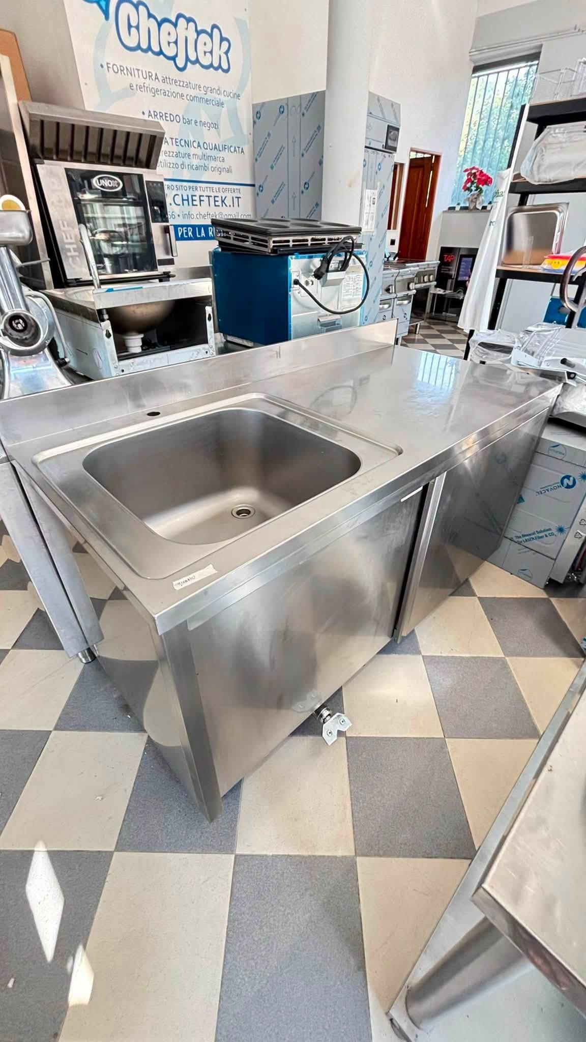 Lavello inox professionale 1 vasca con armadio e piano appoggio 150x70 cm – Usato usato in vendita a SAN COLOMBANO CERTENOLI