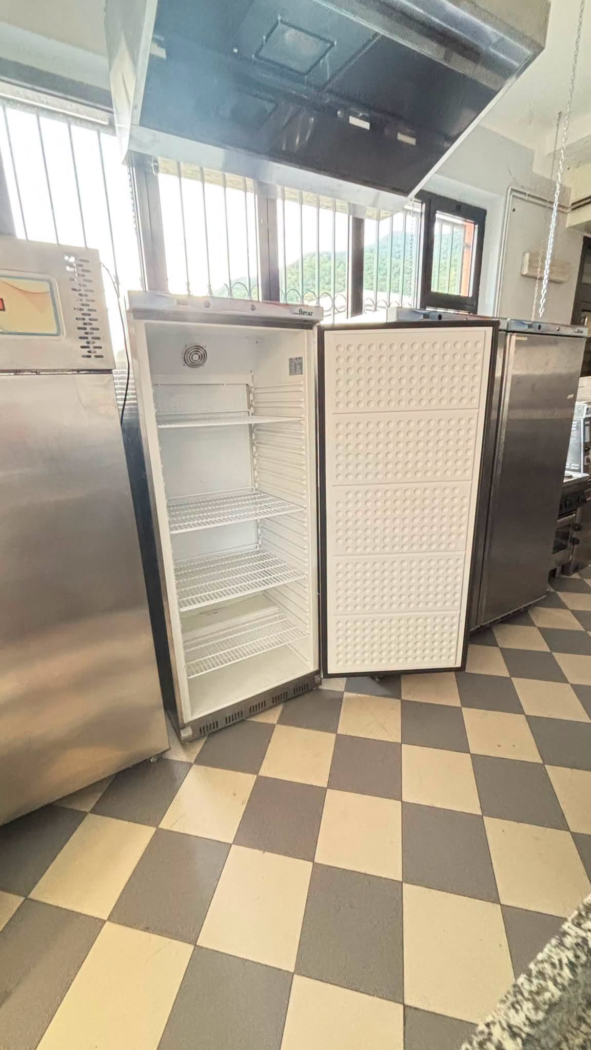 Armadio frigorifero professionale FORCAR G-ER600SS – Temperatura -2/+8°C – Usato usato in vendita a San colombano certenoli