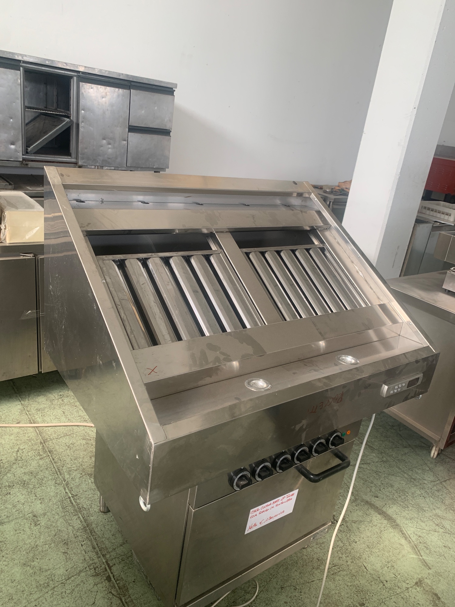 Cappa snack 100x70 con moto aspiratore,luci,filtri usato in vendita a Faenza