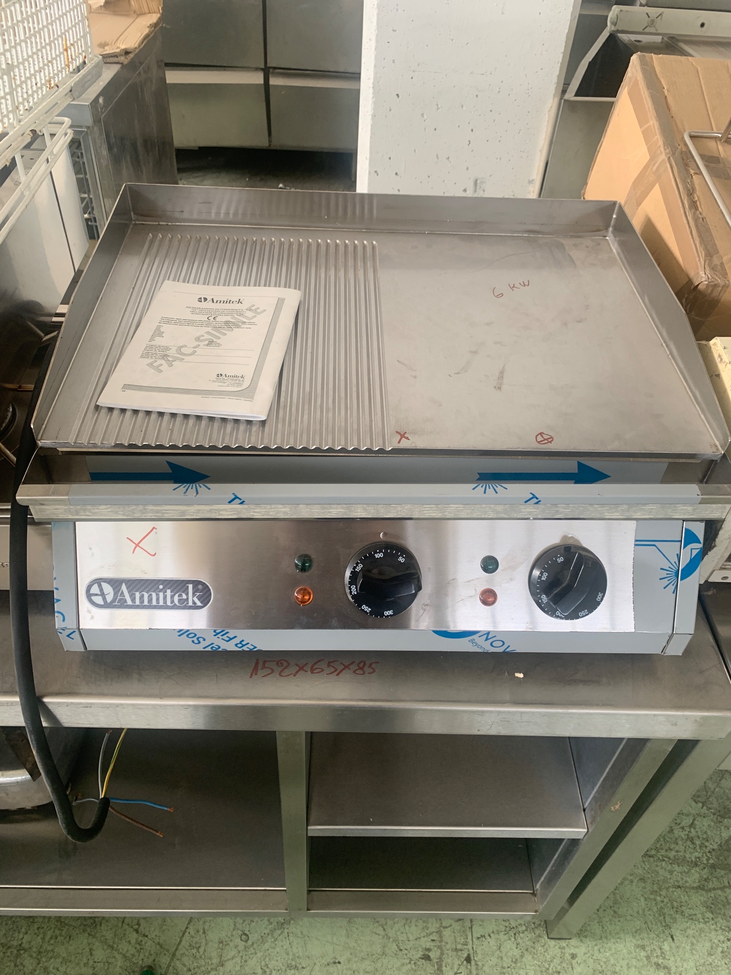 Frytop elettrico da banco 1/2 rigato/liscio Amitek usato in vendita a Faenza