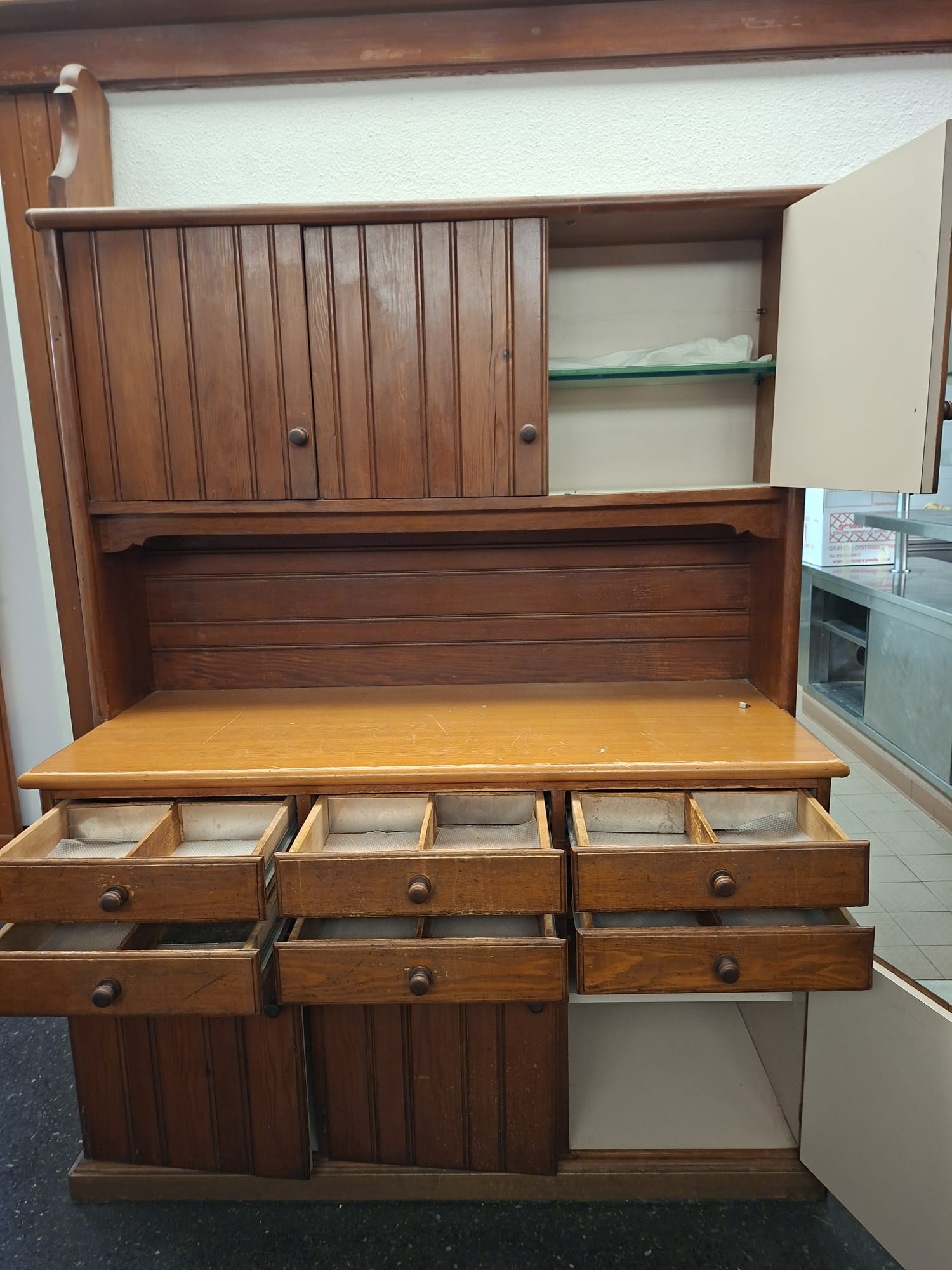Credenza dispensa da cucina in legno stile rustico usato in vendita a Genova