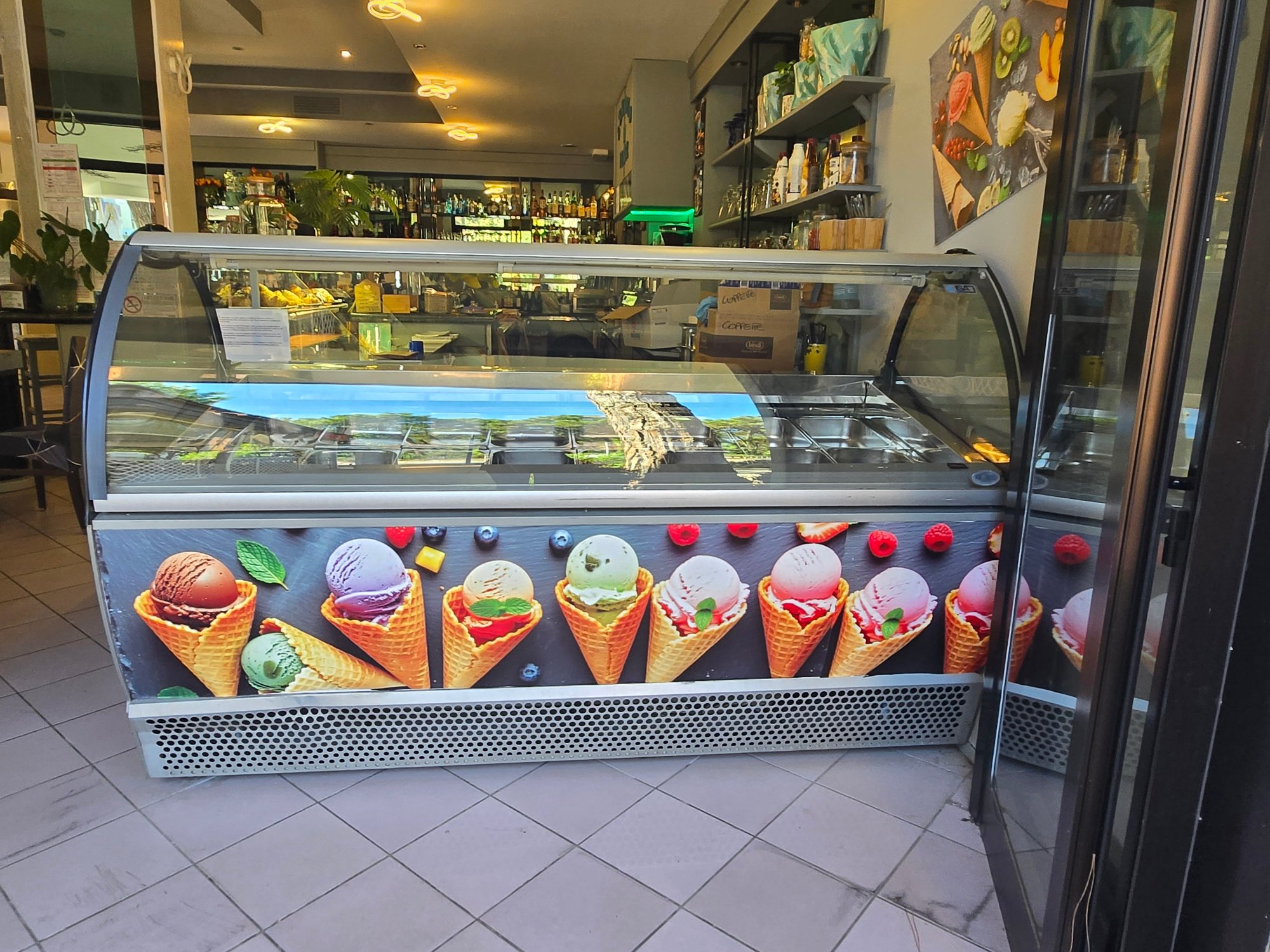 Vetrina gelateria 16 gusti usato in vendita a Milano marittima