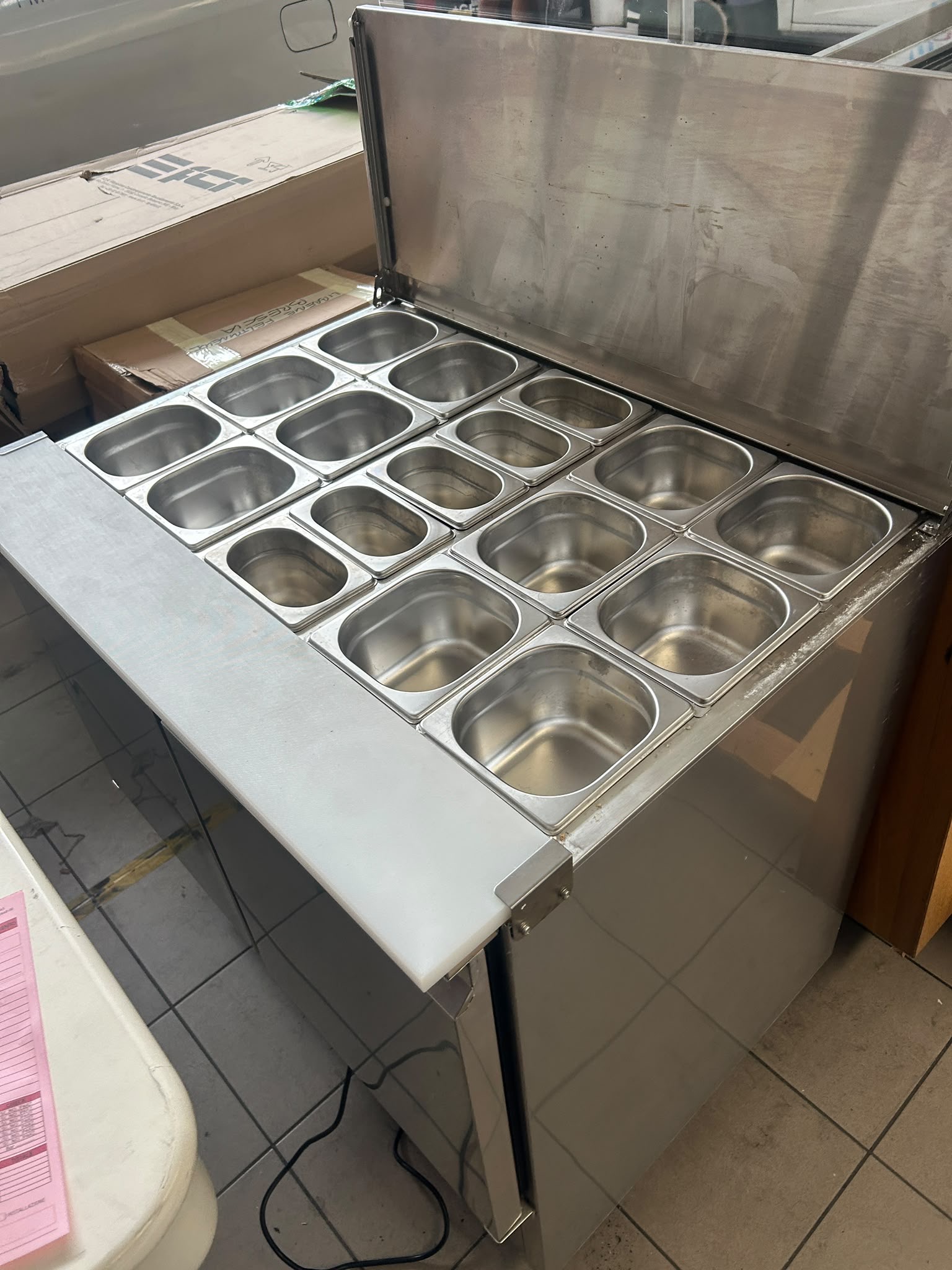 Banco frigo 3 mt con vetrina banco frigo per poke usato in vendita a Settimo Milanese