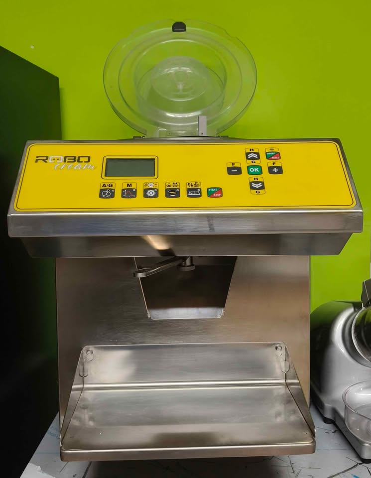 Macchina Gelato e Creme Professionale Robocream usato in vendita a Napoli